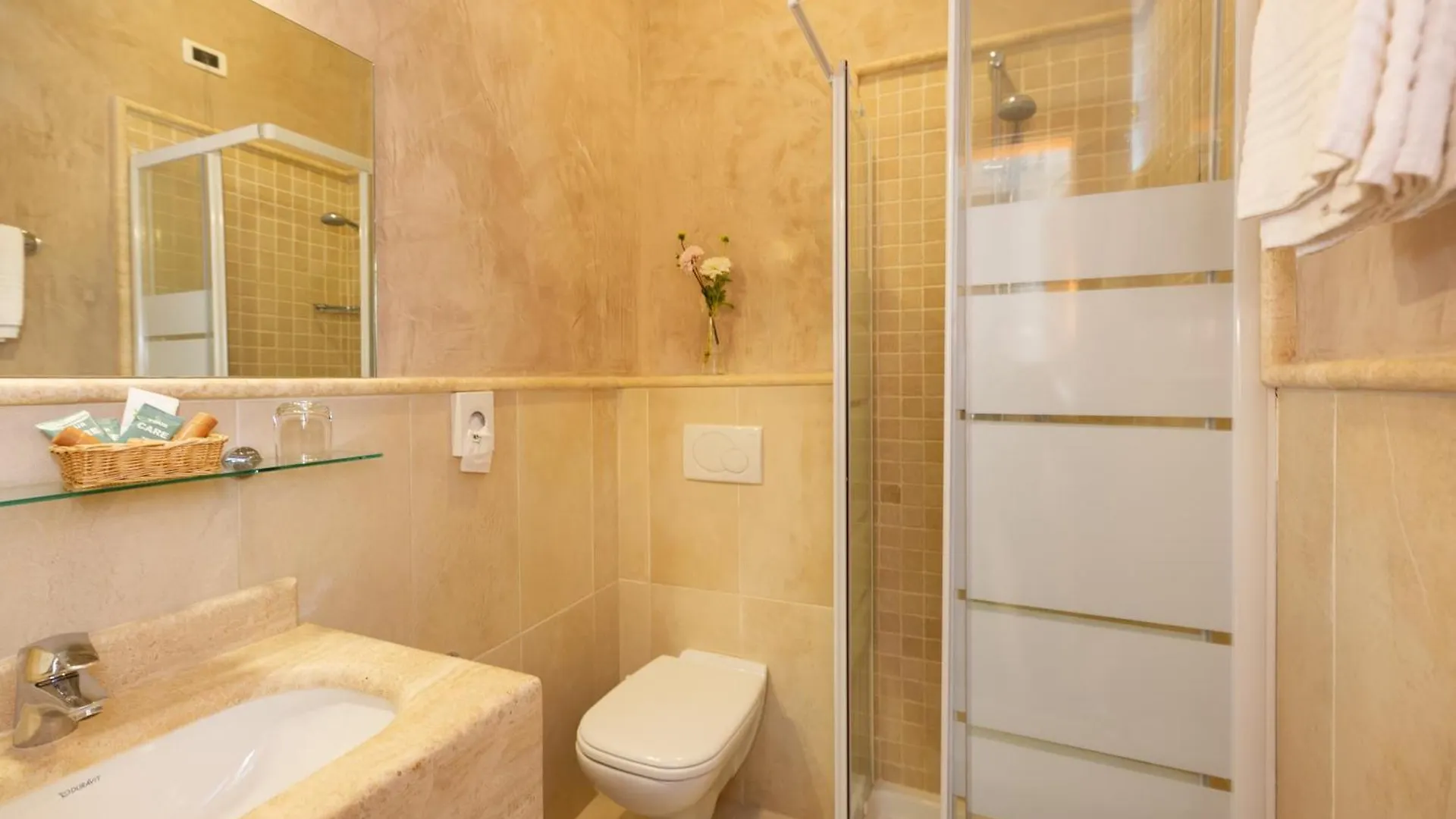 Hotel Nuova Sabrina Marina di Pietrasanta 3*,  Italia