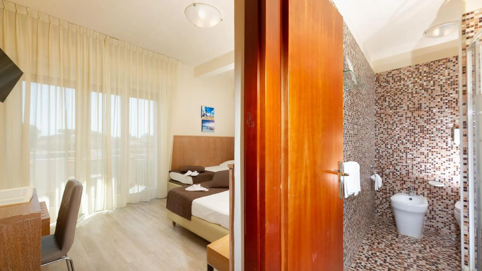 Hotel Nuova Sabrina Marina di Pietrasanta 3*,  Italia